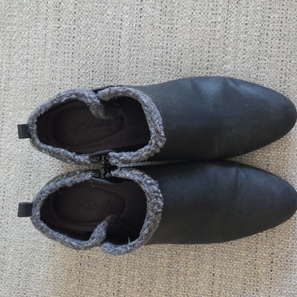 Life Stride Black Ankle Booties with Cozy Gray Trim 9M